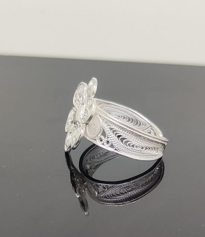 Meadow Bloom Filigree Silver Ring