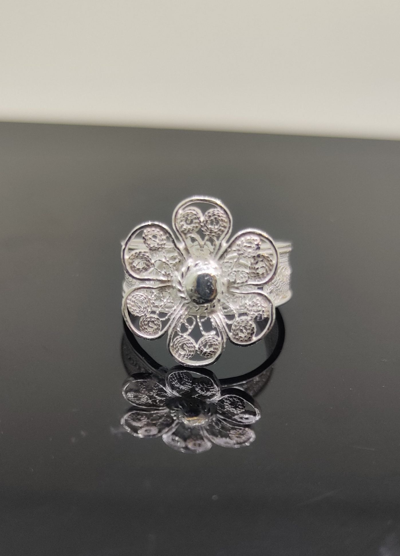 Meadow Bloom Filigree Silver Ring